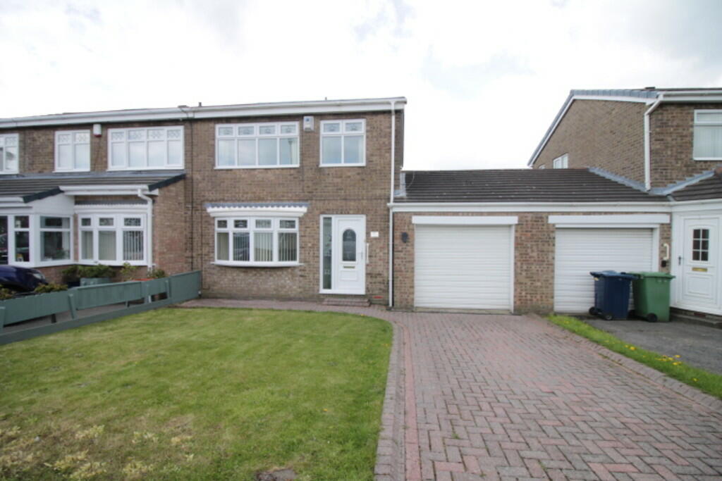 3 bedroom semidetached house for sale in Lawnswood, Hetton Le Hole
