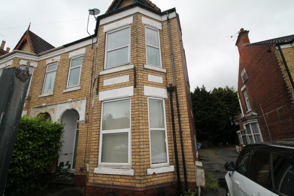 4 bedroom apartment for sale in Holderness Road , Hull, North
