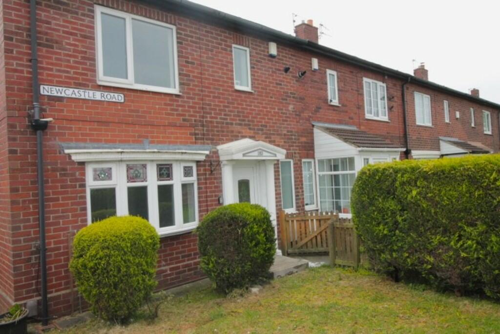 2 bedroom end of terrace house for rent in Newcastle Road , Simonside