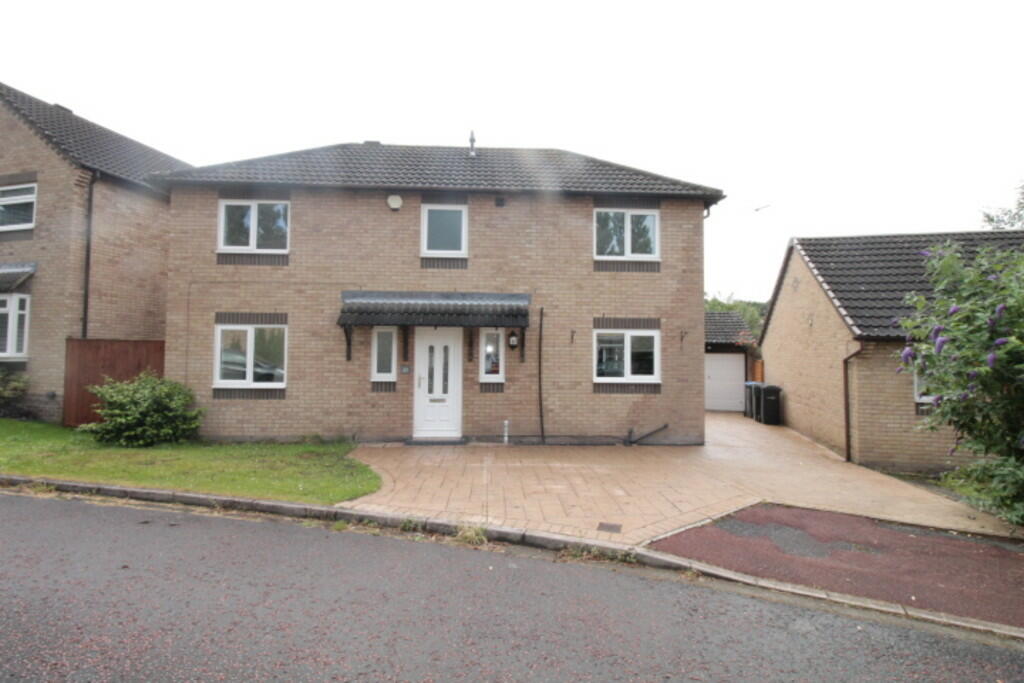 4 bedroom detached house for sale in Eagle Park, MartoninCleveland