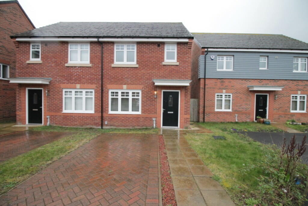 2 bedroom semidetached house for sale in Aberford Drive, Philadelphia, Houghton Le Spring, DH4
