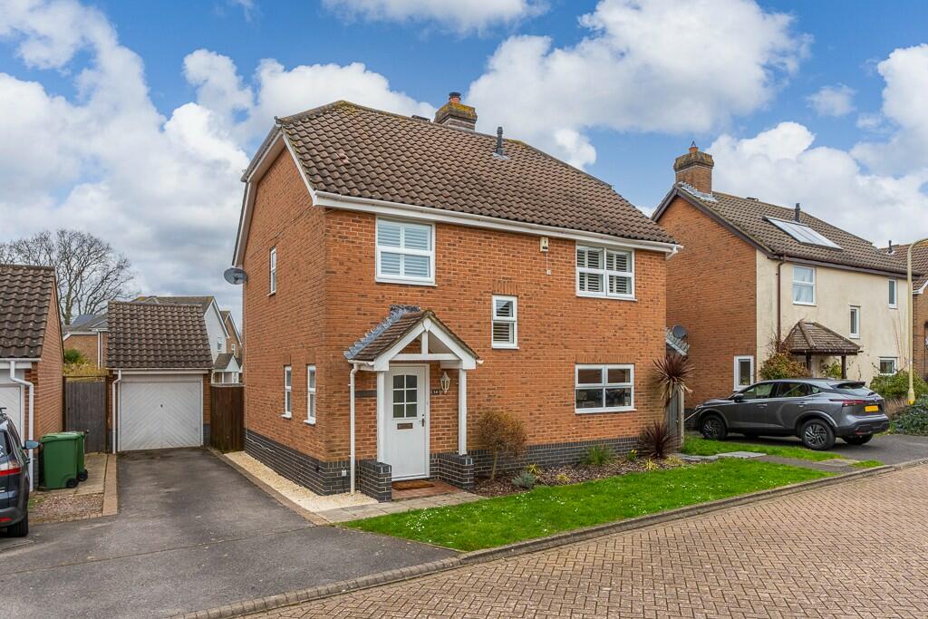 4 bedroom detached house for sale in Trimaran Road, Warsash, SO31