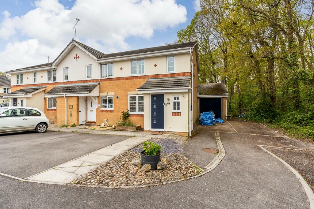 3 bedroom end of terrace house for sale in Andersen Close, Whiteley
