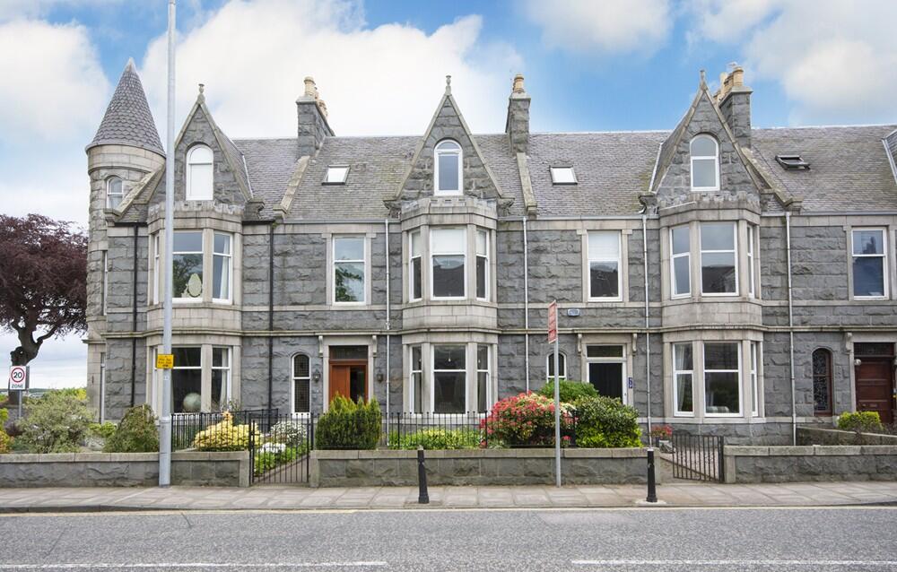 Main image of property: 415 Great Western Road, Aberdeen, AB10 6NJ