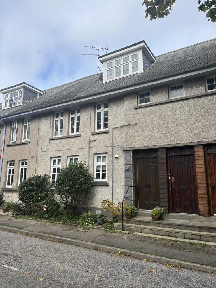 Main image of property: 6 Abbotsford Lane, Aberdeen, AB11 7SW