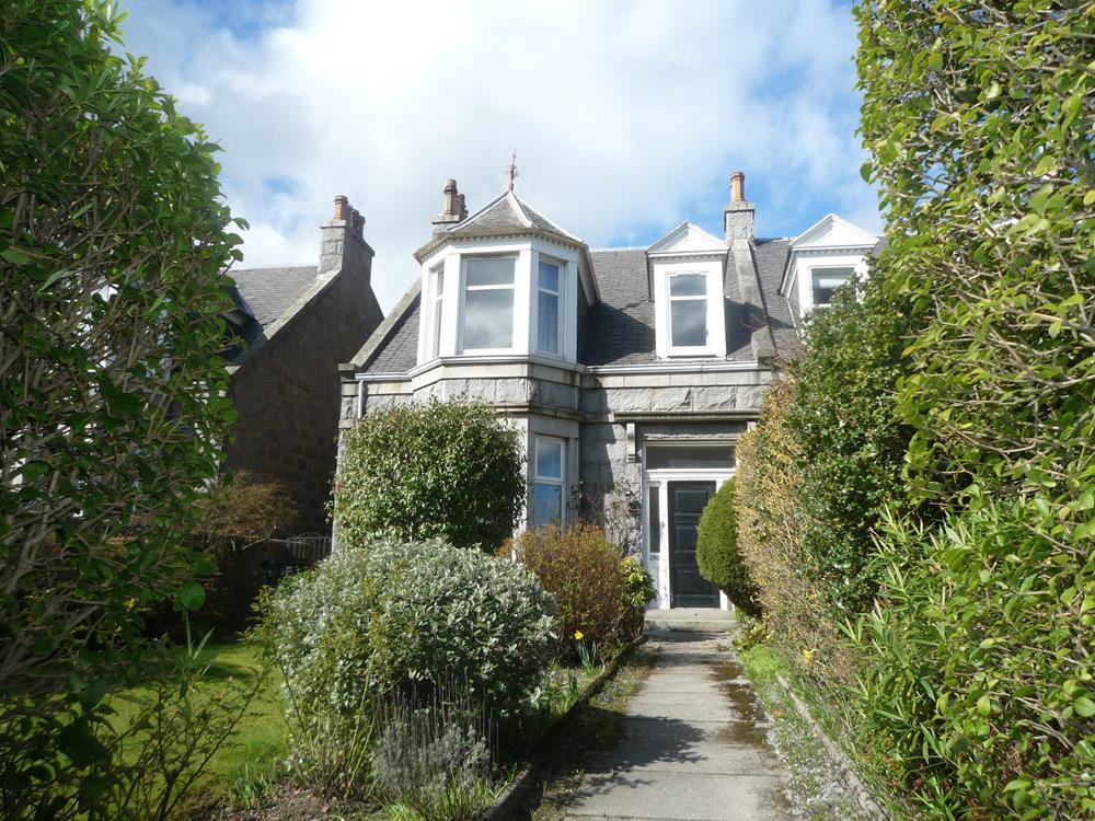 Main image of property: 280 Broomhill Road, Aberdeen, AB10 7LQ