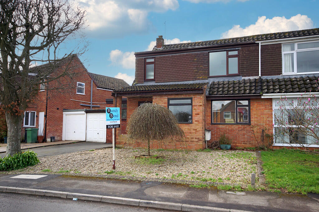 3 bedroom semidetached house for sale in Manor Lane, WottonunderEdge