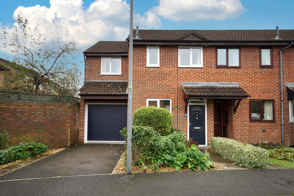 3 bedroom end of terrace house for sale in Parnall Crescent, Yate, BS37