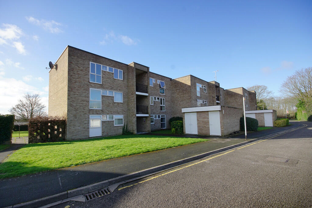 2 bedroom ground floor flat for sale in Westleigh Close, Yate, Bristol, BS37