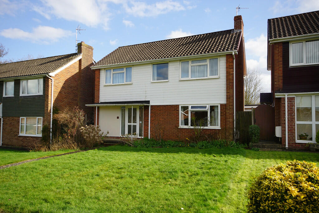 4 bedroom detached house for sale in Meadow Road, Chipping Sodbury, Bristol, BS37