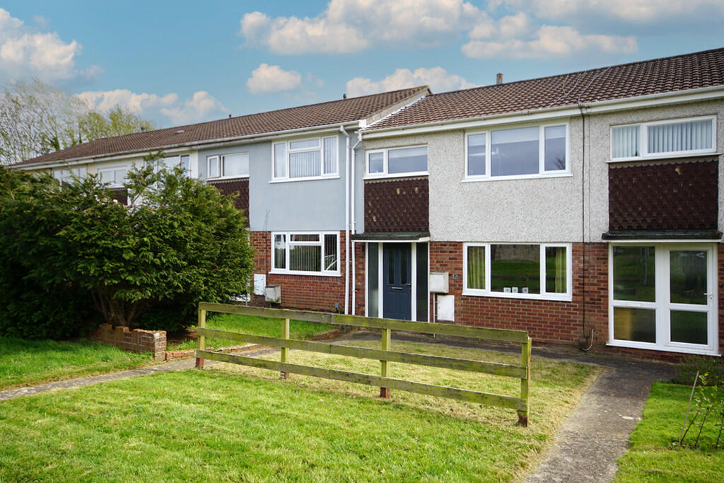 3 bedroom terraced house for sale in Glenfall, Yate, Bristol, BS37
