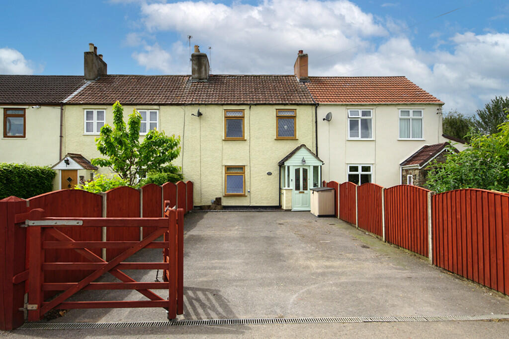 2 bedroom cottage for sale in Henfield Road, Coalpit Heath, Bristol, BS36