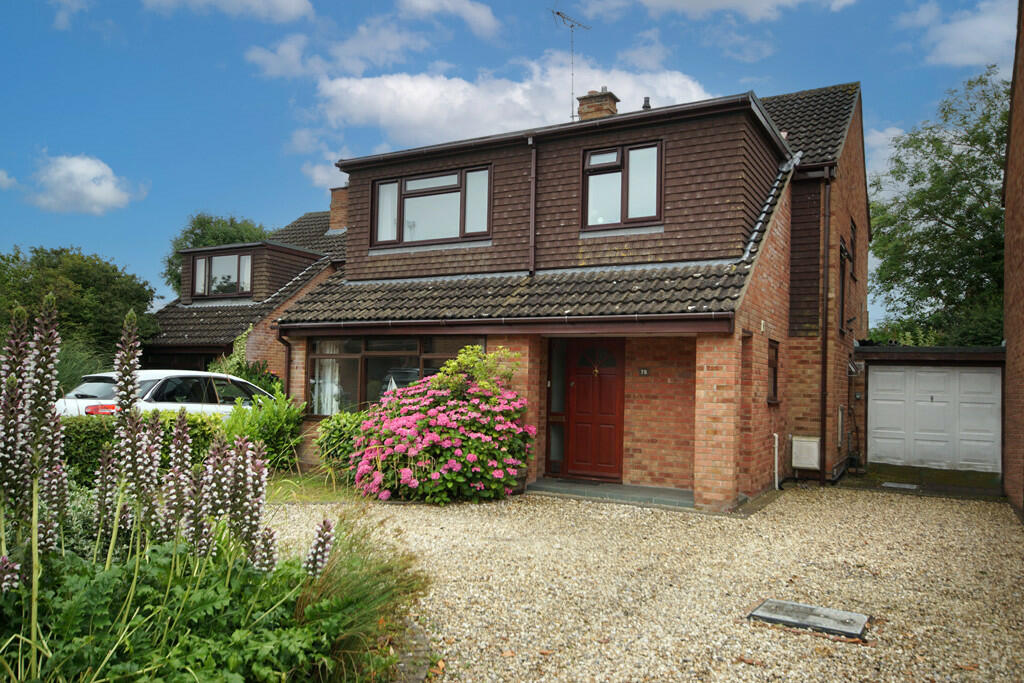 4 bedroom detached house for sale in Manor Lane, Charfield, GL12