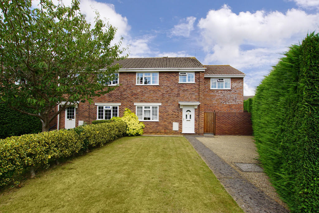 4 bedroom semidetached house for sale in Brockworth, Yate, Bristol, BS37