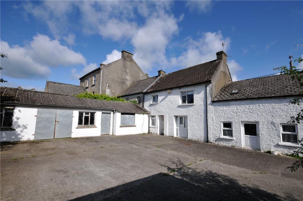 4 bedroom semidetached house for sale in 4 Bed House With Annex On 0.