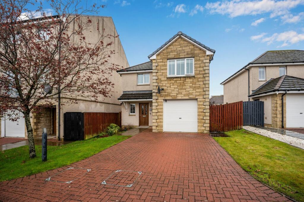 3 bedroom detached house for sale in Caledonia Court, Rosyth, Dunfermline, KY11