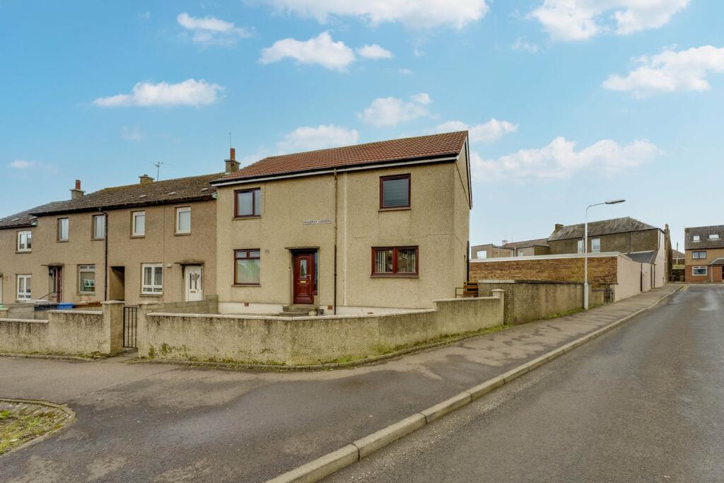 4 bedroom end of terrace house for sale in Mowbray Gardens, Crossgates