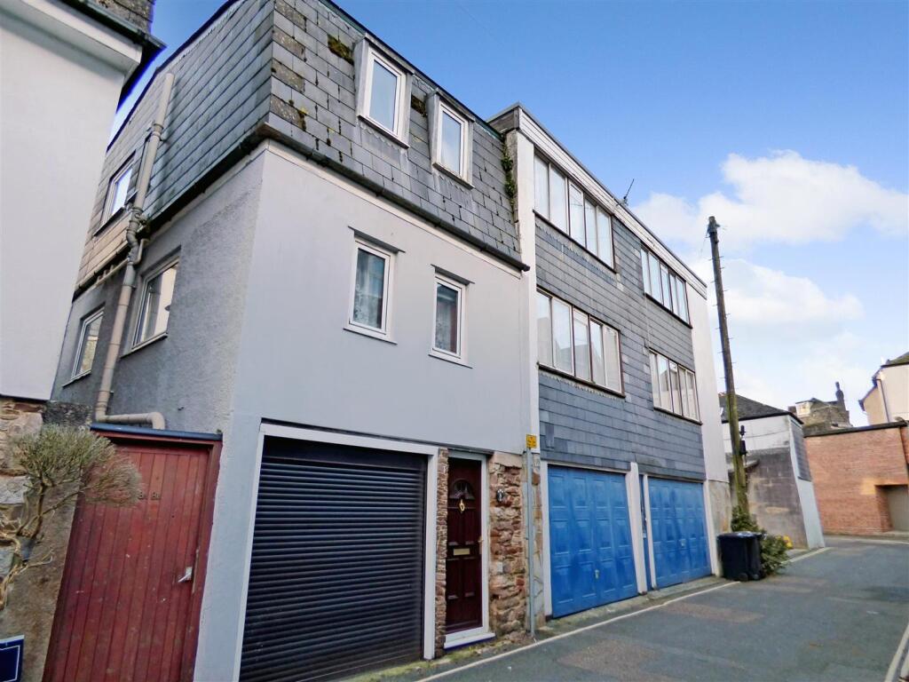 Main image of property: Lake Street, Dartmouth