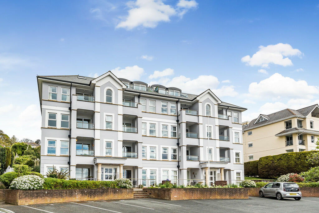 2 bedroom ground floor flat for sale in First Drive, Teignmouth, TQ14