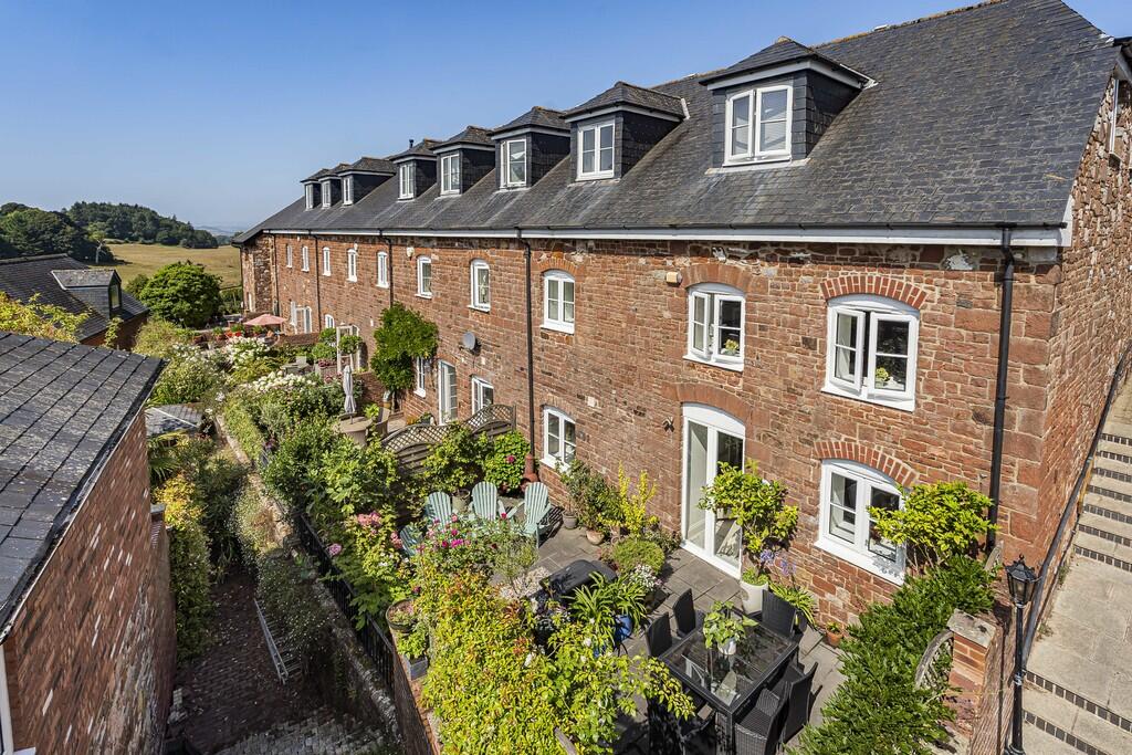 Main image of property: Lindridge Park, Teignmouth, Bishopsteignton