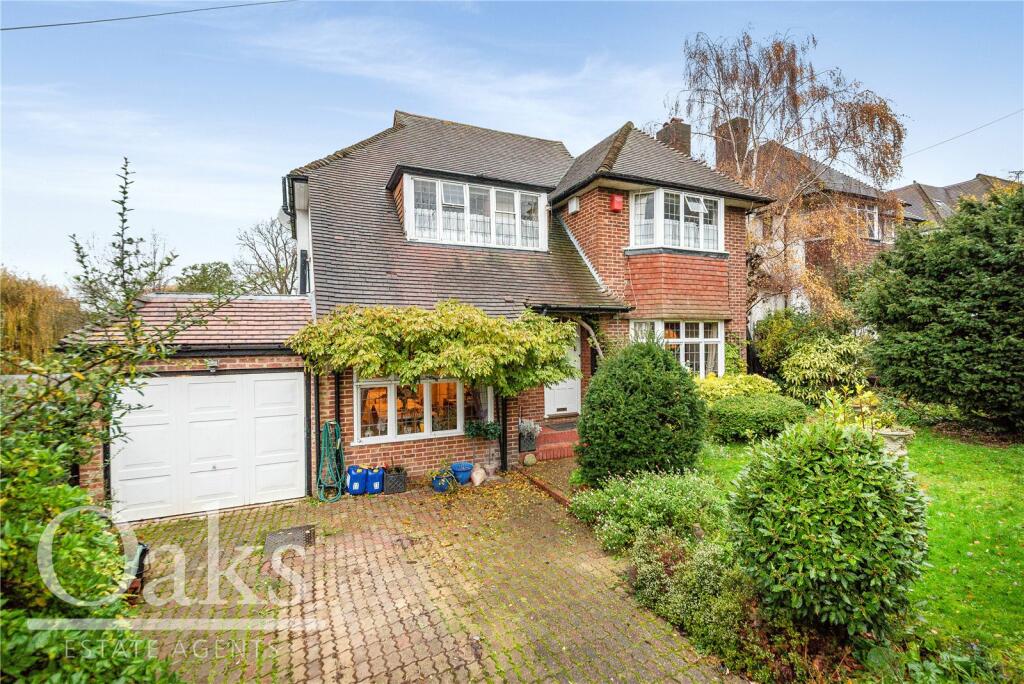 4 bedroom detached house for sale in Gibsons Hill, Streatham, SW16