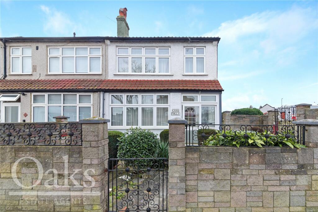 3 bedroom semidetached house for sale in Fieldend Road, Streatham Vale