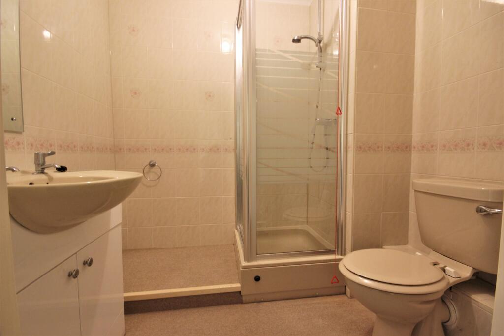 2 bedroom flat for sale in Hudson Court, Barrow Lane, Hessle, East Riding of Yorkshire, HU13
