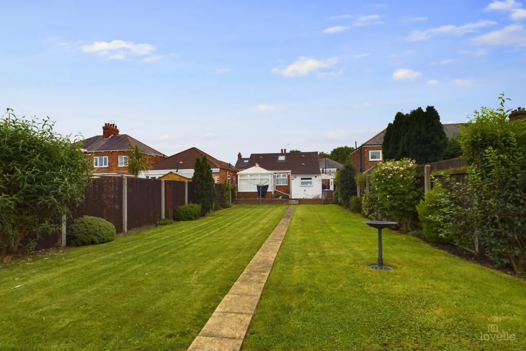 2 bedroom detached bungalow for sale in Golf Links Road, Hull, East Riding of Yorkshire, HU6