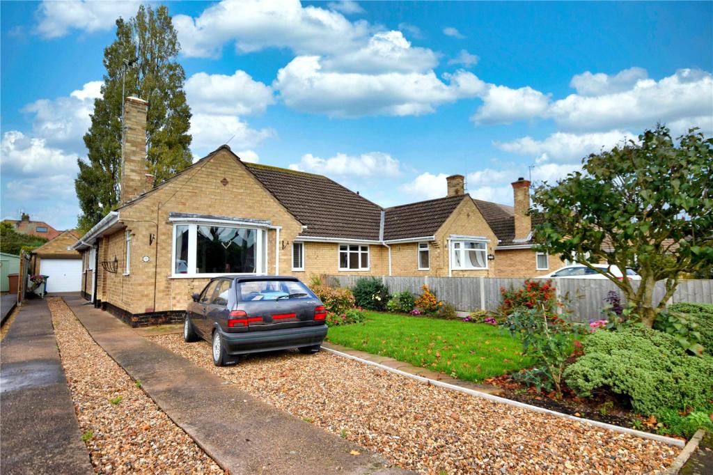 2 bedroom bungalow for sale in Mayland Drive, Cottingham, East Riding