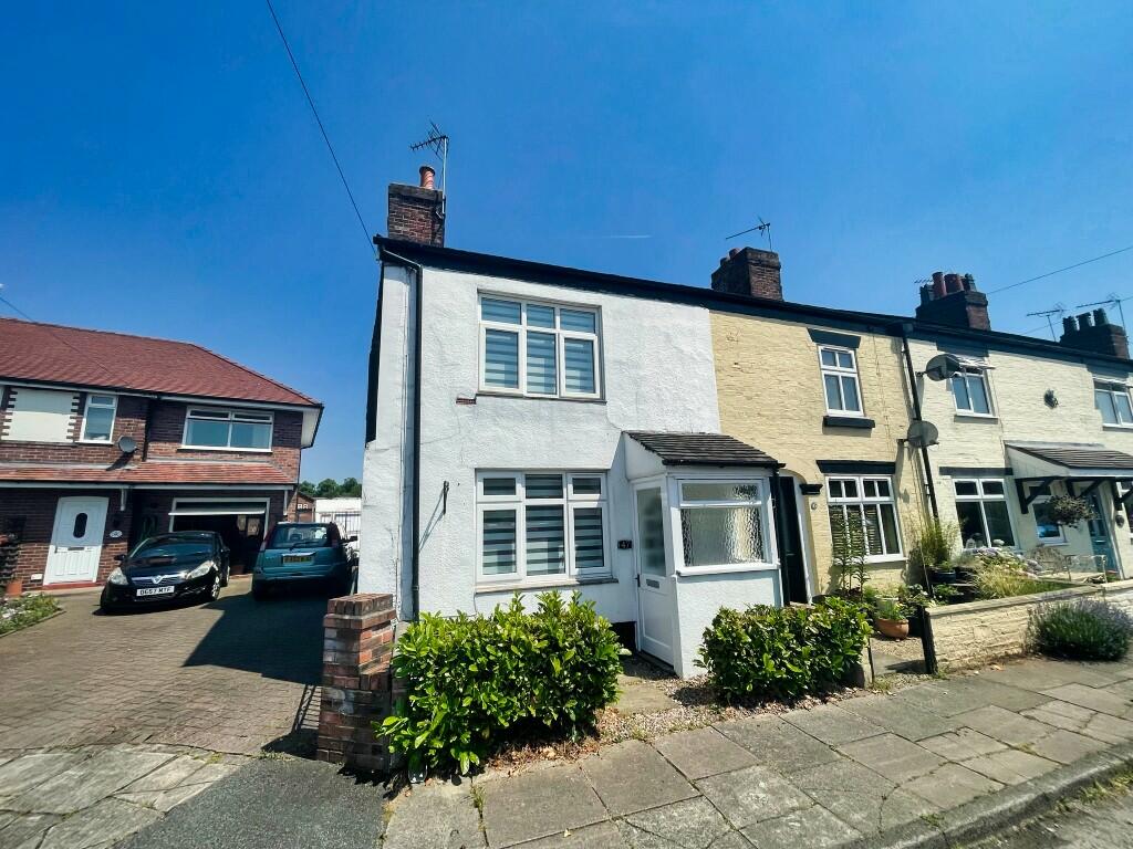 3 bedroom end of terrace house for sale in Newfield Street, Sandbach