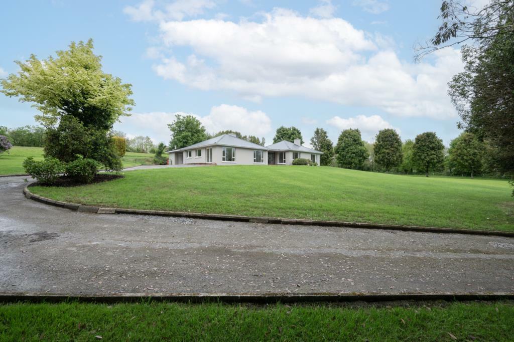 5 bedroom detached bungalow for sale in Clonkeen House, Castleview