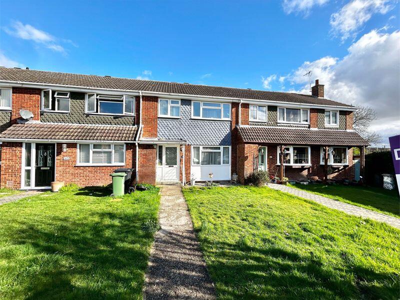 3 bedroom terraced house for sale in Salters Way, Dunstable, LU6