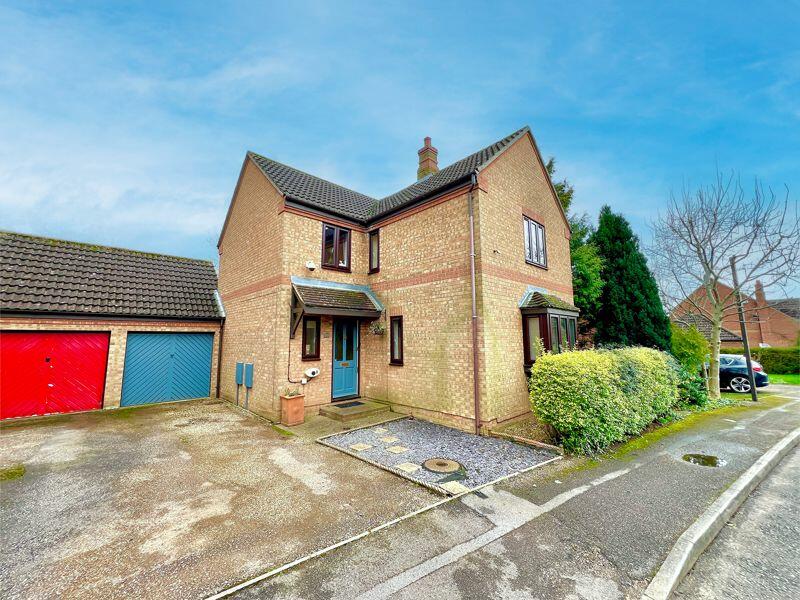 4 bedroom detached house for sale in Shuttleworth Grove, Wavendon Gate