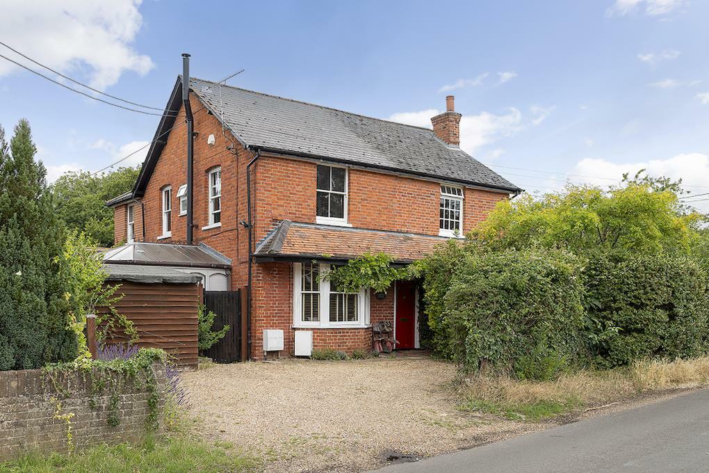3 bedroom semidetached house for sale in Binfield Heath, HenleyOn
