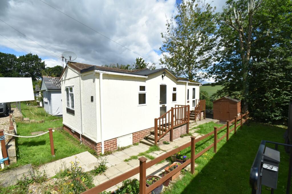 2 bedroom detached house for sale in Old Sax Lane, Chartridge, Chesham