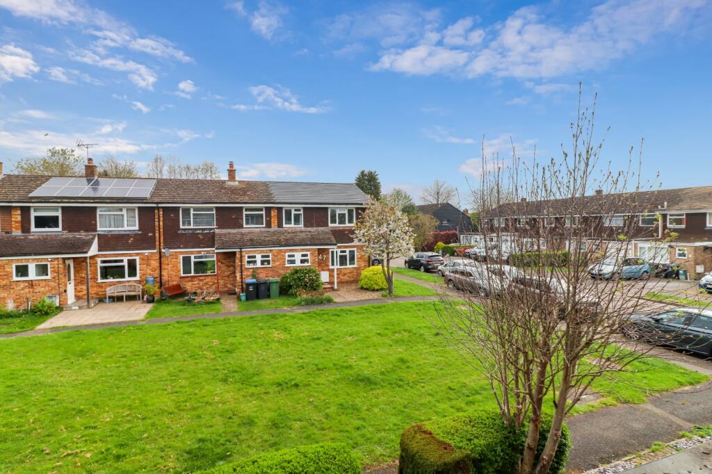 3 bedroom terraced house for sale in Howard Agne Close, Bovingdon, Hemel Hempstead