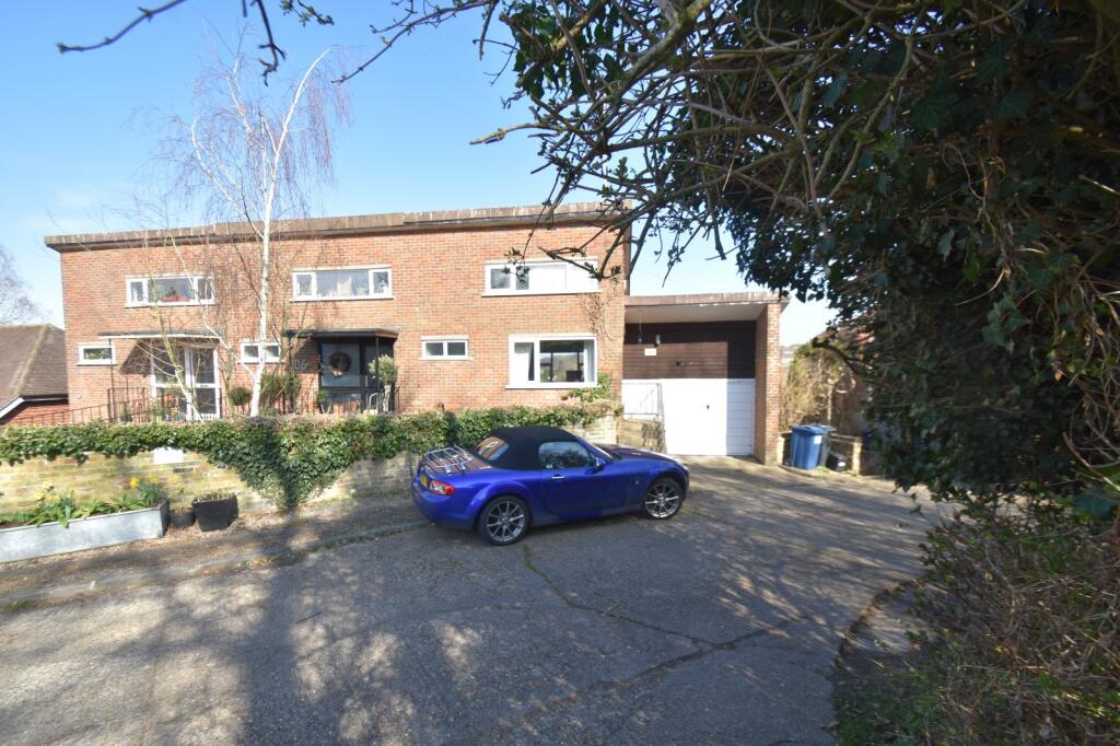 Main image of property: Eskdale Avenue, Chesham, Buckinghamshire, HP5