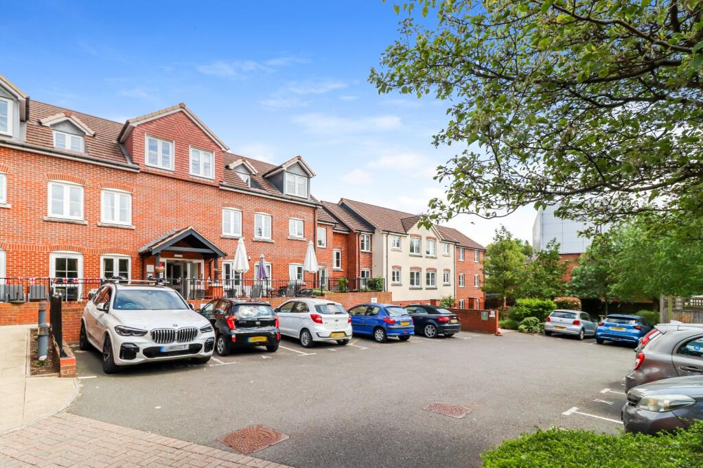 Main image of property: Bellingdon Road, Chesham, Buckinghamshire, HP5