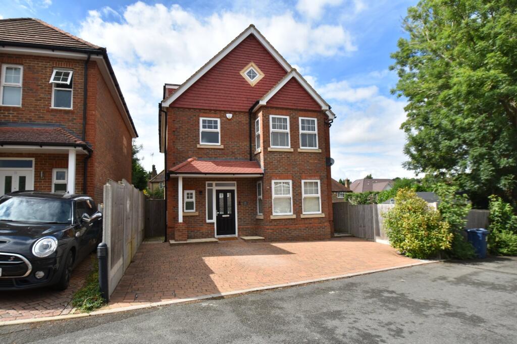Main image of property: Lindo Close, Chesham, Buckinghamshire, HP5
