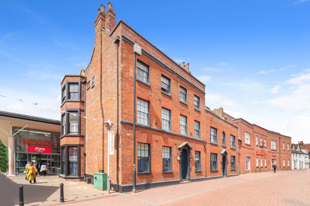 Main image of property: High Street, Chesham, Buckinghamshire, HP5