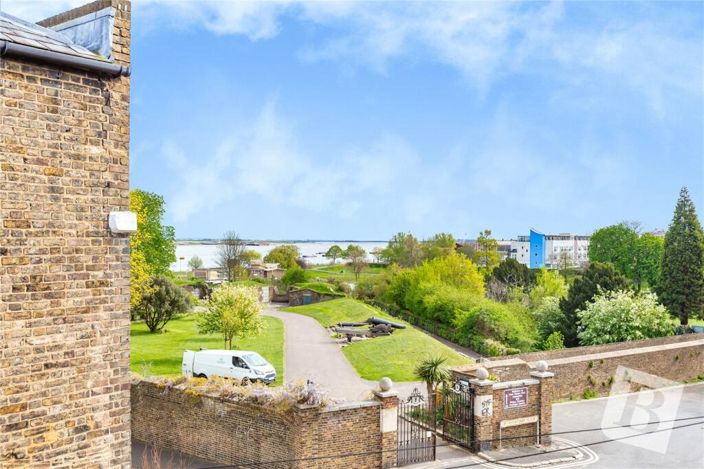 4 bedroom terraced house for sale in East Terrace, Gravesend, Kent, DA12