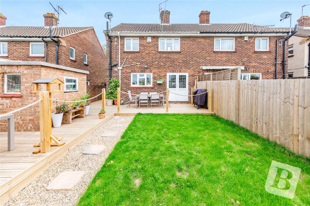 3 Bedroom House For Sale In Abbey Road Gravesend