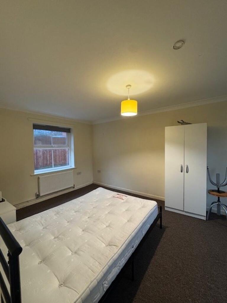 Additional property image - House Share in Charminster – Room Available for £595/Month, All Bills Included