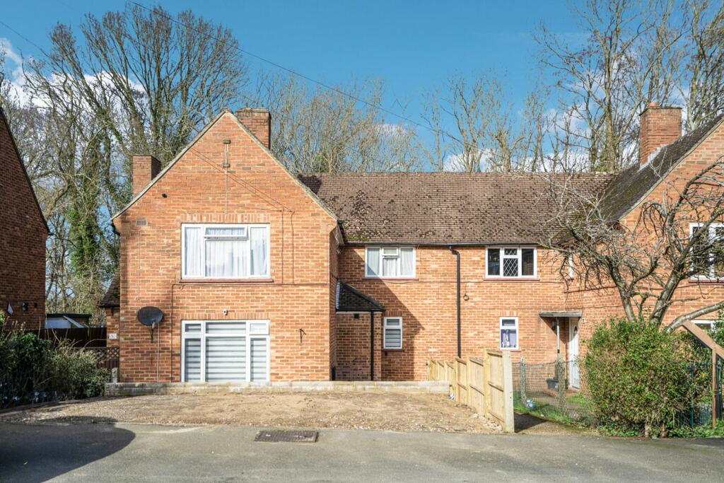 2 bedroom apartment for sale in Stevenson Road, Hedgerley, SL2