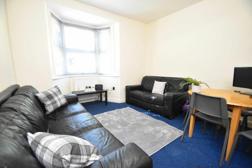 Additional property image - Highwood Terrace, Durham, DH1