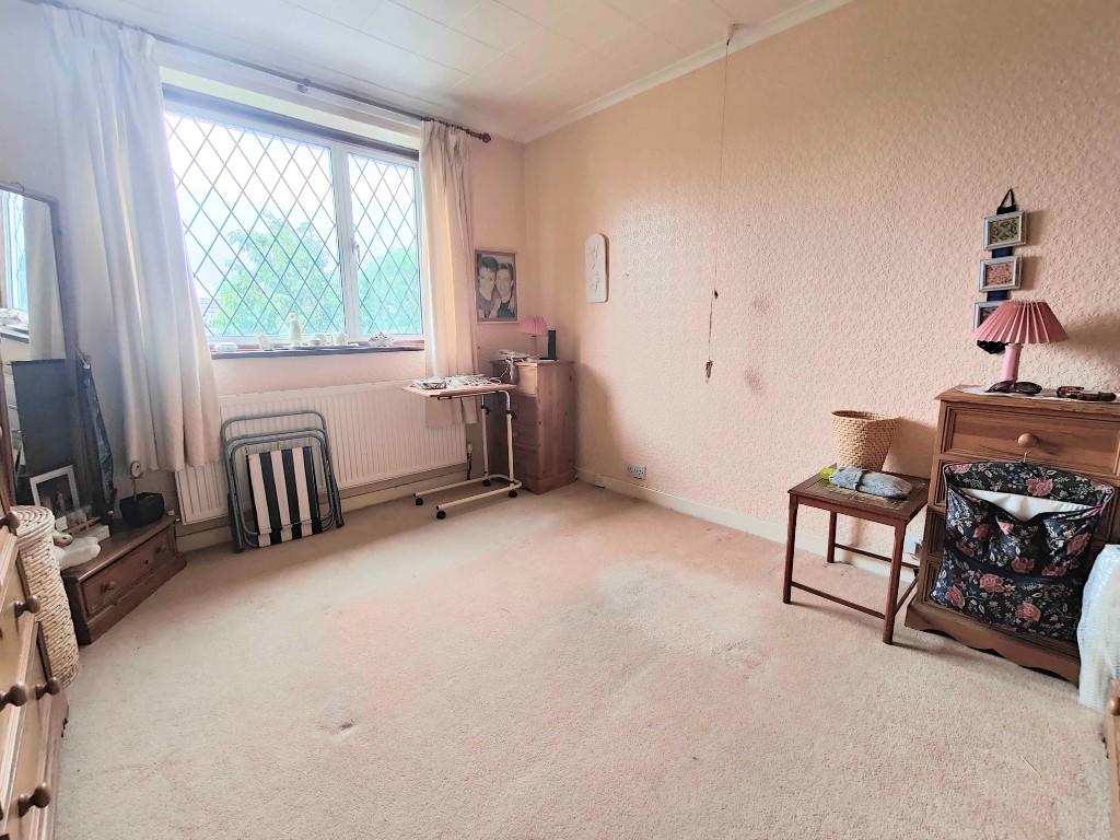 2 bedroom semidetached bungalow for sale in 37 Willowfield Road