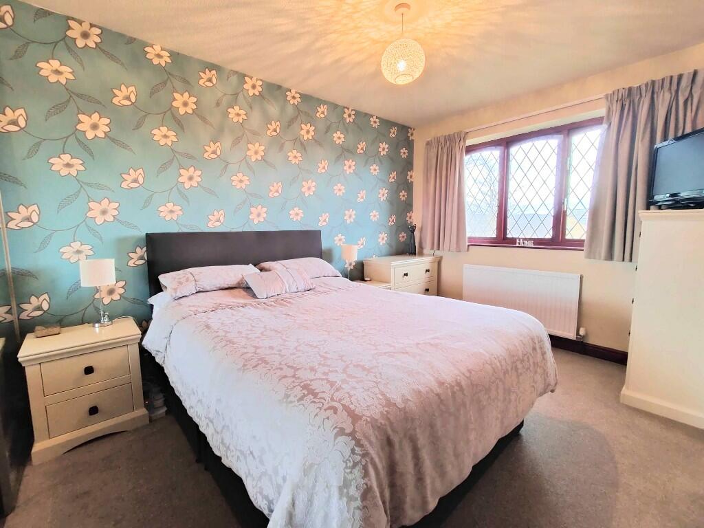 4 bedroom detached house for sale in 6 Calder View, Rastrick, HD6 3DQ, HD6