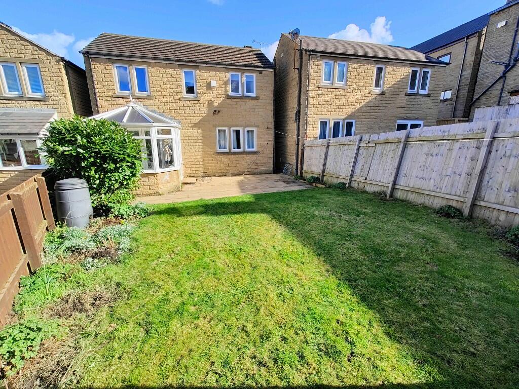 3 bedroom detached house for sale in 3 Hardy Place, Hove Edge, HD6 2PW, HD6