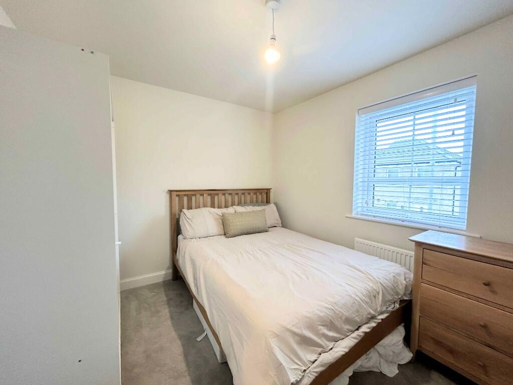 Additional property image - 1 Hebble Close, Clayton, BD14 6FN