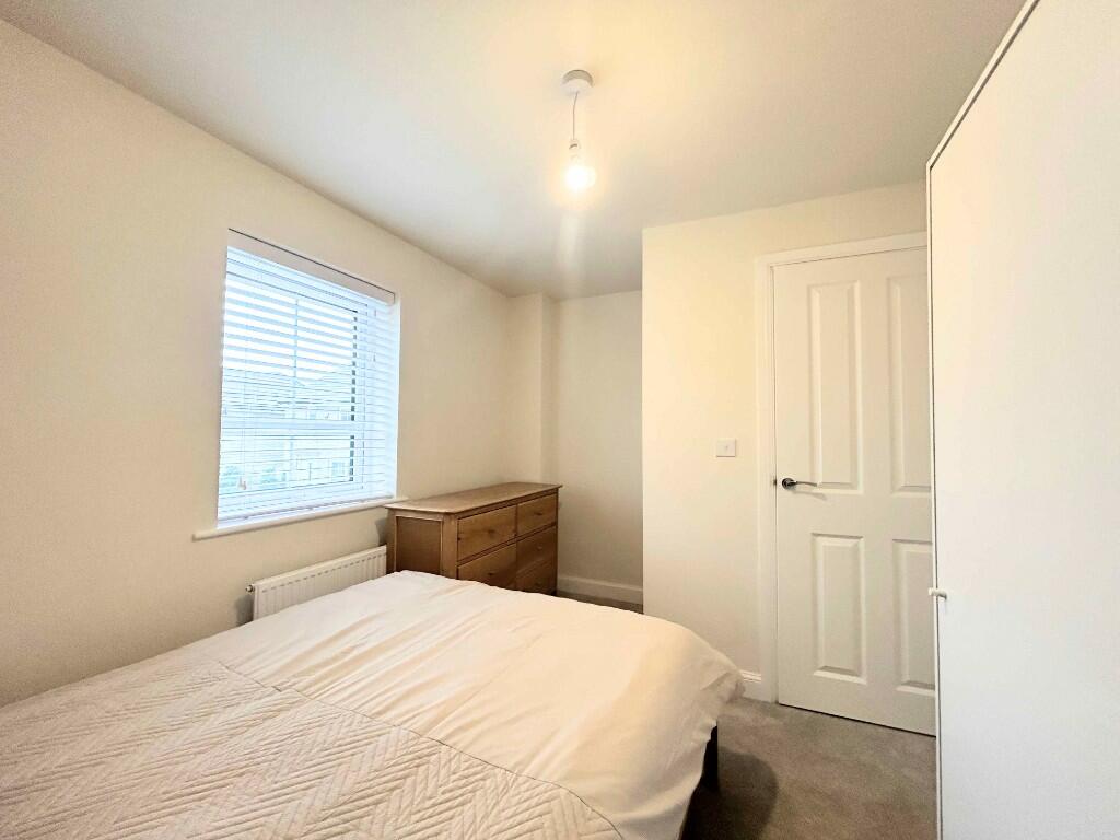 Additional property image - 1 Hebble Close, Clayton, BD14 6FN